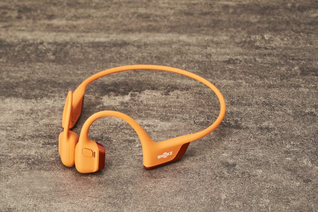 空気伝導×骨伝導ハイブリッド！ Shokz「OpenRun Pro 2」レビュー。その実力をチェック